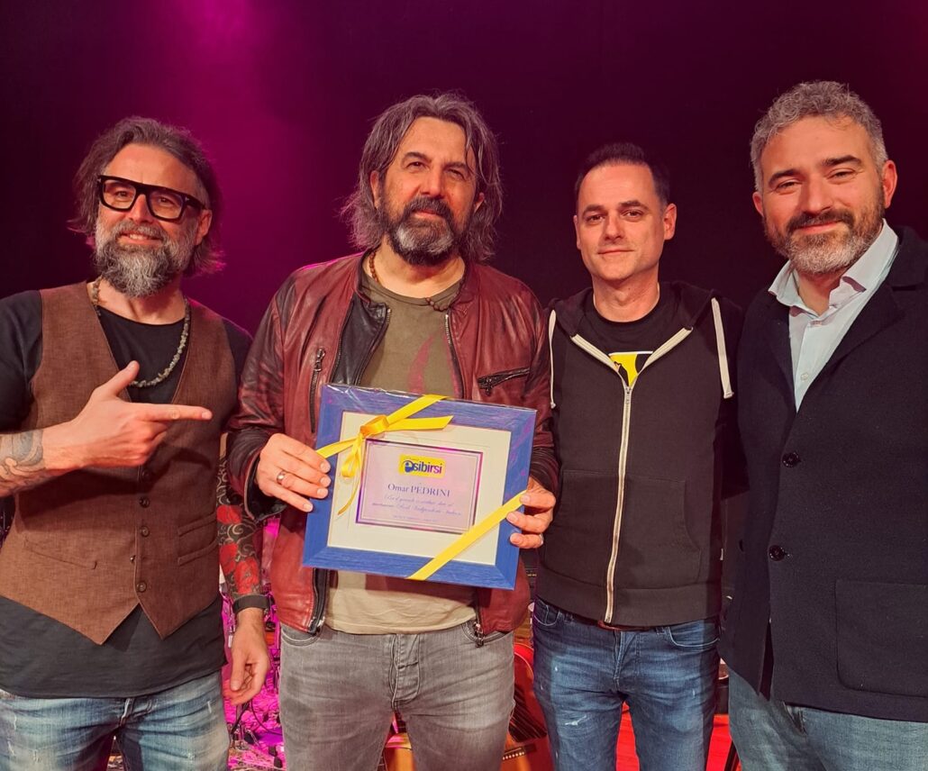 Omar Pedrini riceve il Premio Esibirsi