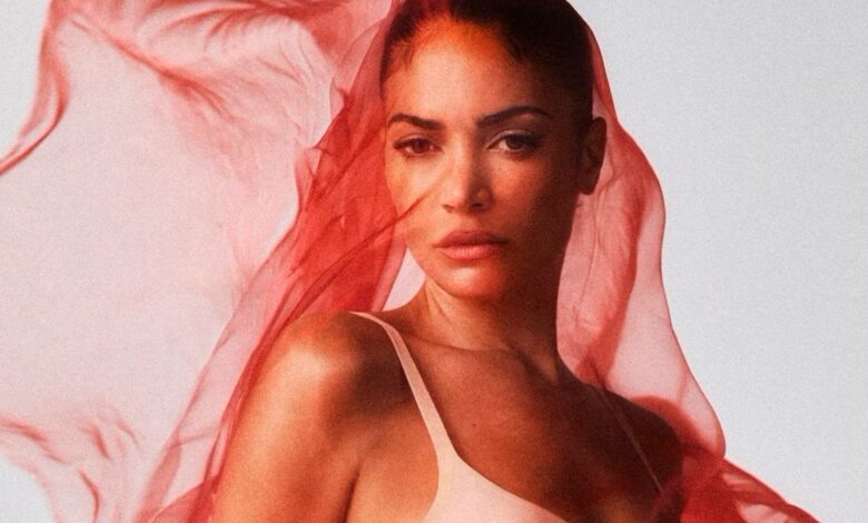 elodie red light look 1200x675 1.jpg 1