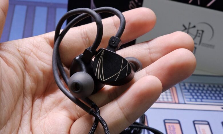 in ear monitor.jpeg 1